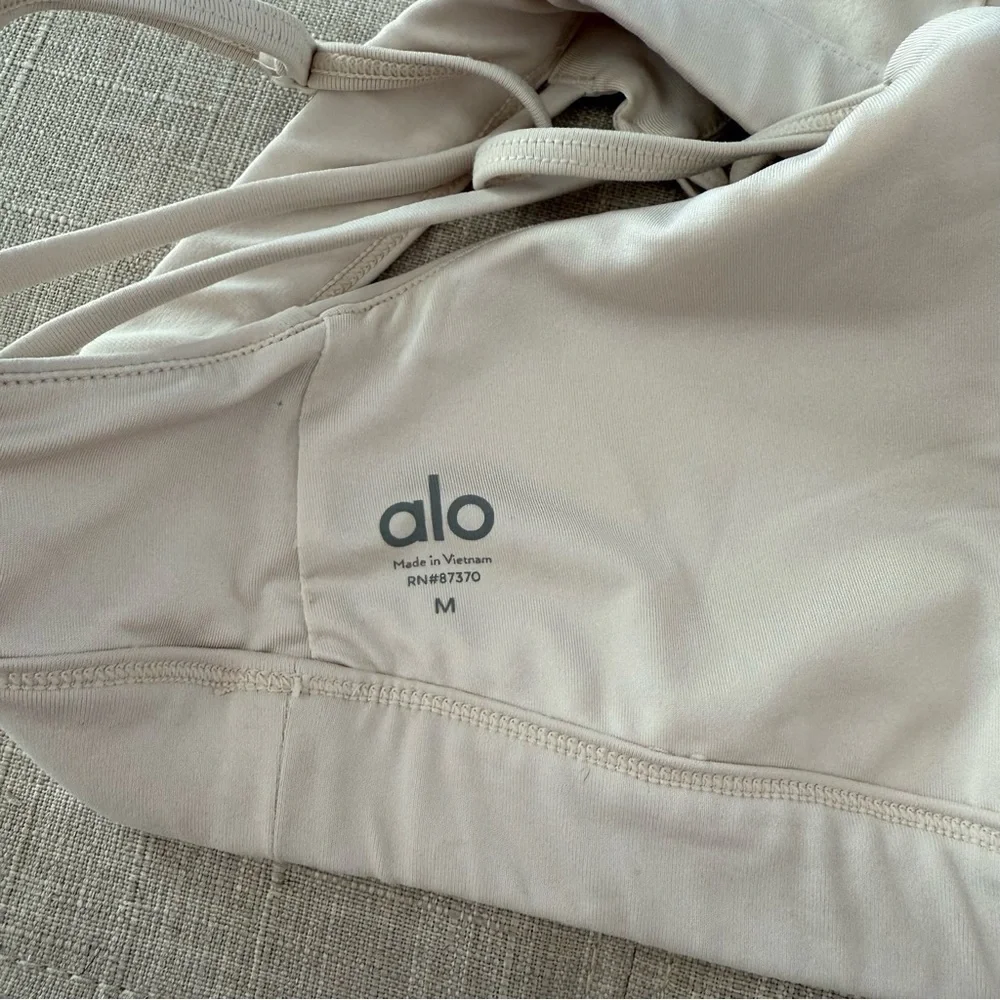 Alo Interlace Strappy Inlined Sports Bra